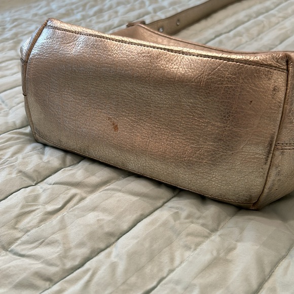 COACH METALLIC GOLD SHIMMER LEATHER BUCKET BAG, Gold Shimmer Coach Purse - Picture 9 of 14